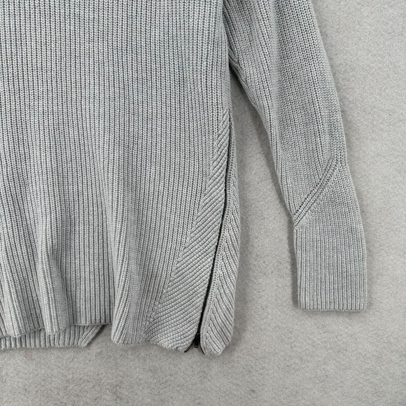 CAbi Sweater Womens MEDIUM V‎ Neck Pullover Cloud Gray Side Zip - Picture 9 of 12